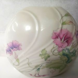 Vintage Toyo Morning Glory vase design by magie